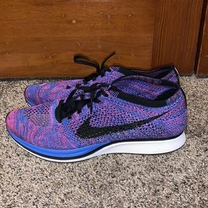 NIKE FLYKNIT RACERS